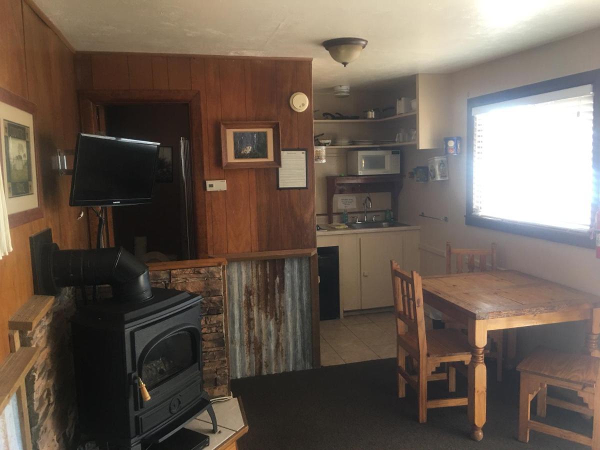 Rainbows End Fishing Resort Pinetop-Lakeside Exteriör bild